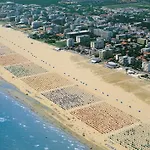 Apartamento Coastal Escape Flat With Common Pool