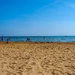 Coastal Escape Flat With Common Pool Apartamento Bibione