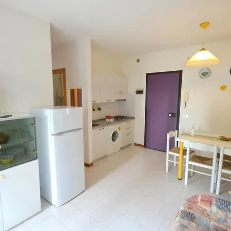 Apartman Coastal Escape Flat With Common Pool