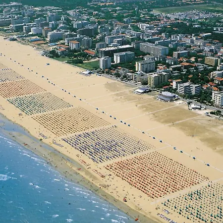 Lägenhet Coastal Escape Flat With Common Pool