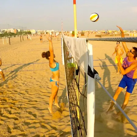 Coastal Escape Flat With Common Pool Apartman