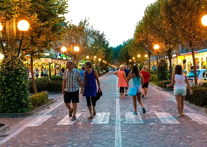 Apartament Coastal Escape Flat With Common Pool *